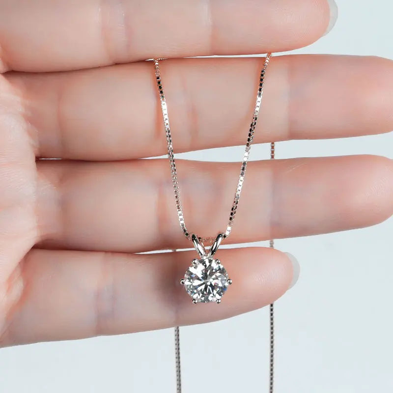 Senara Pure Solitaire Necklace